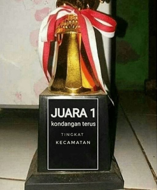 Deretan editan keterangan pada piala ini bikin ngakak dan tepuk jidat
